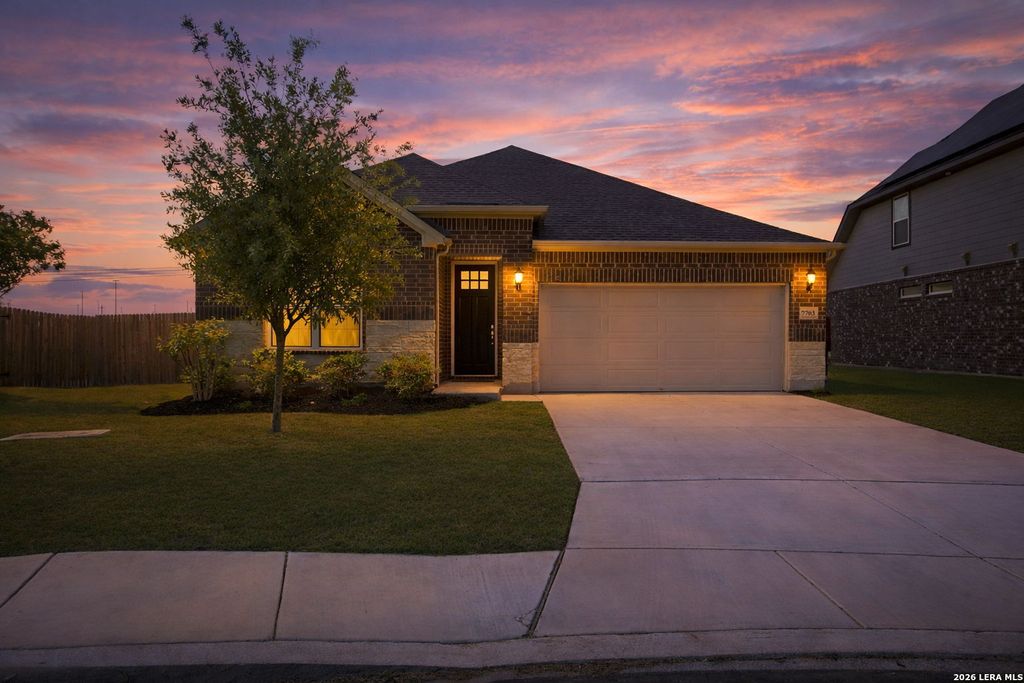 7703 Tobbyton, San Antonio, TX 78253