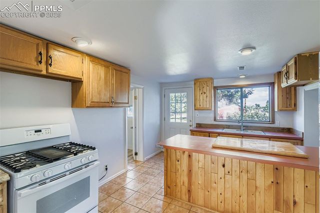 1160 Illinois Avenue, Canon City, CO 81212