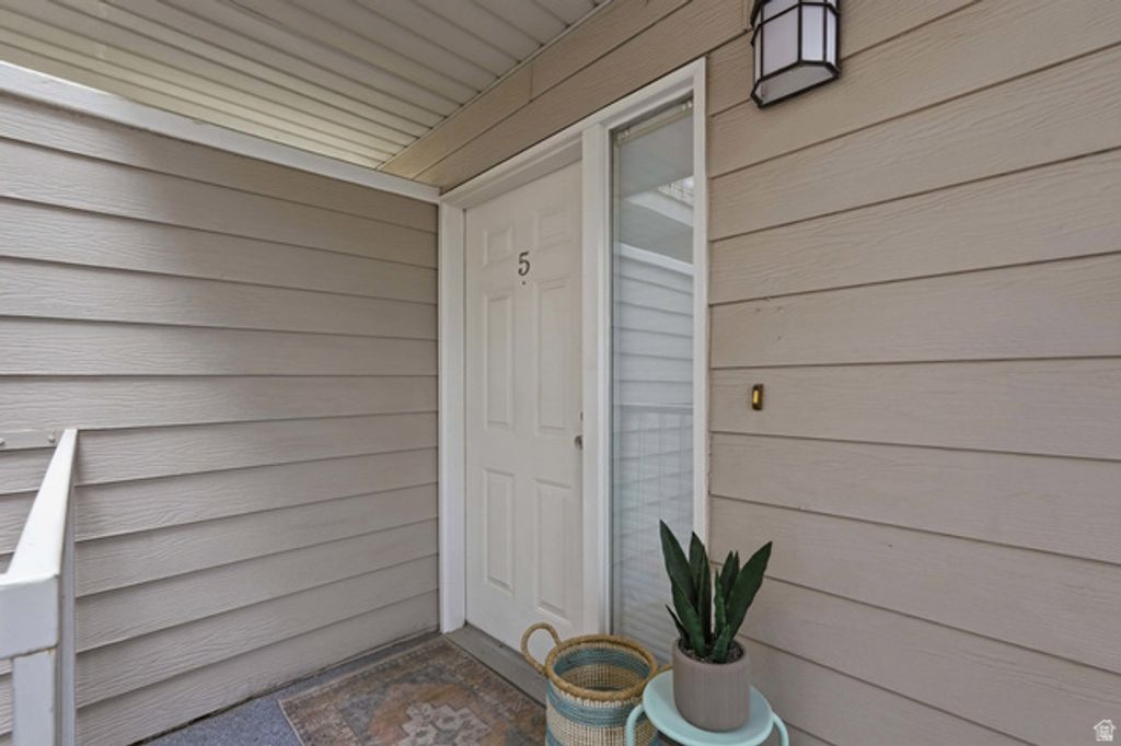 Image 6 of property listing at 525 E 2ND AVE #5, Salt Lake City, UT 84103