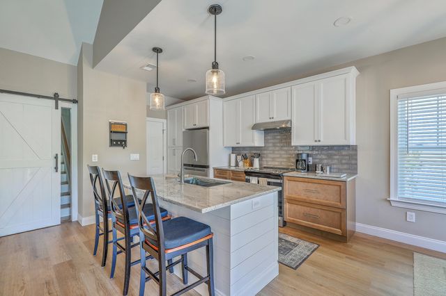 842 Harbor Pl Drive, Charleston, SC 29412