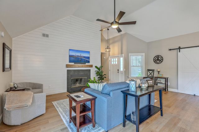 842 Harbor Pl Drive, Charleston, SC 29412