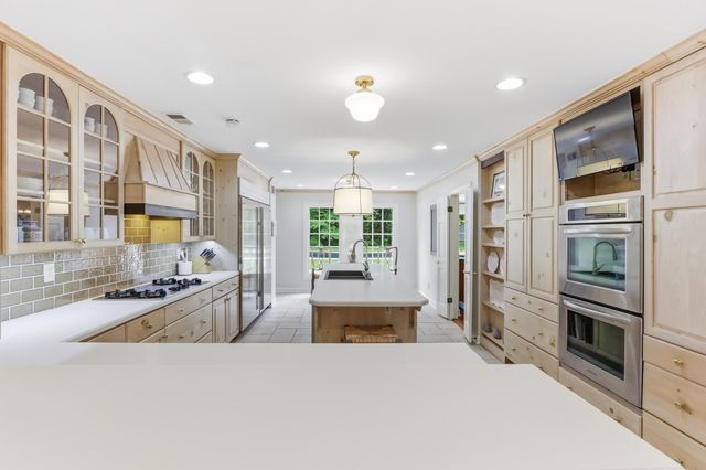 2461 BRANDEMERE DR, Germantown, TN 38139