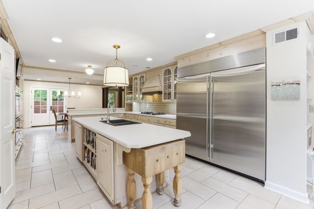 2461 BRANDEMERE DR, Germantown, TN 38139