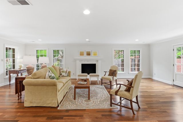 2461 BRANDEMERE DR, Germantown, TN 38139