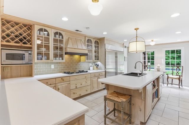 2461 BRANDEMERE DR, Germantown, TN 38139