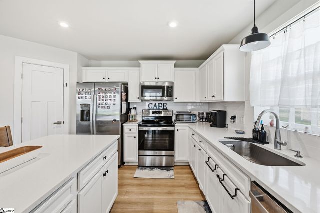 1064 Rev Robert Reid Street, Reidville, SC 29388
