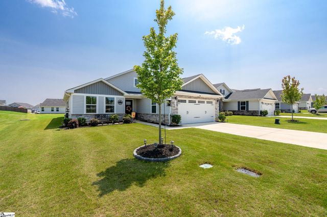 1064 Rev Robert Reid Street, Reidville, SC 29388
