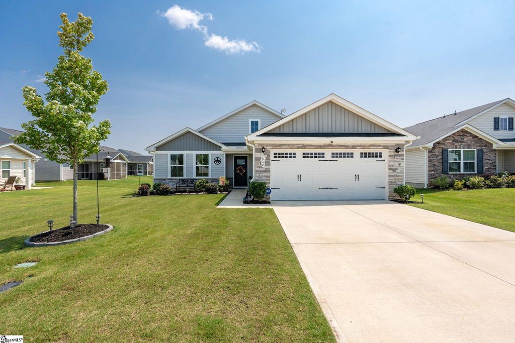1064 Rev Robert Reid Street, Reidville, SC 29388