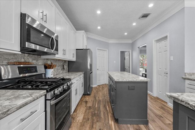 413 Lookout Lane, Dickinson, TX 77539