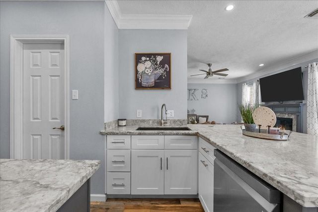 413 Lookout Lane, Dickinson, TX 77539