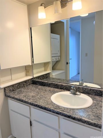 411 Hobron Lane 1012, Honolulu, HI 96815