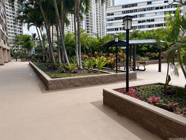 411 Hobron Lane 1012, Honolulu, HI 96815