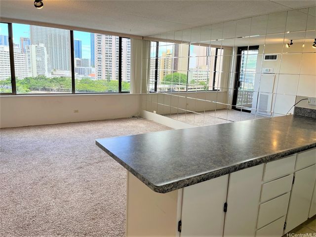 411 Hobron Lane 1012, Honolulu, HI 96815