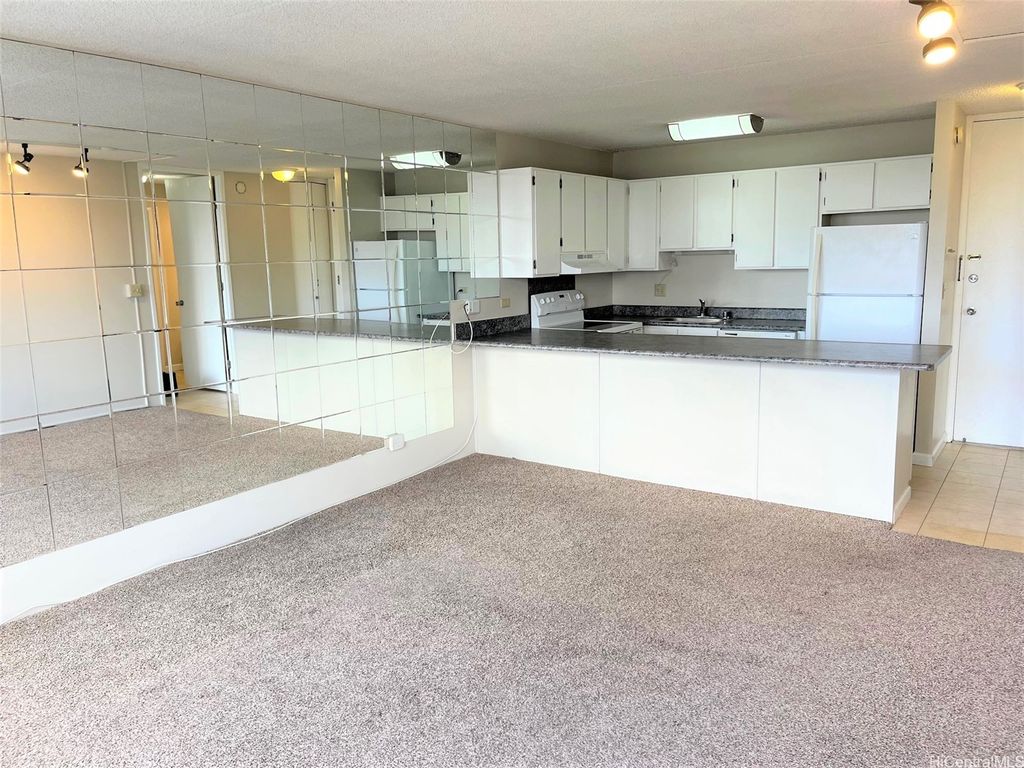 411 Hobron Lane 1012, Honolulu, HI 96815