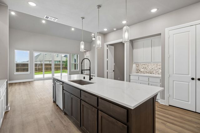 1633 Buscot Lane, Fort Worth, TX 76052