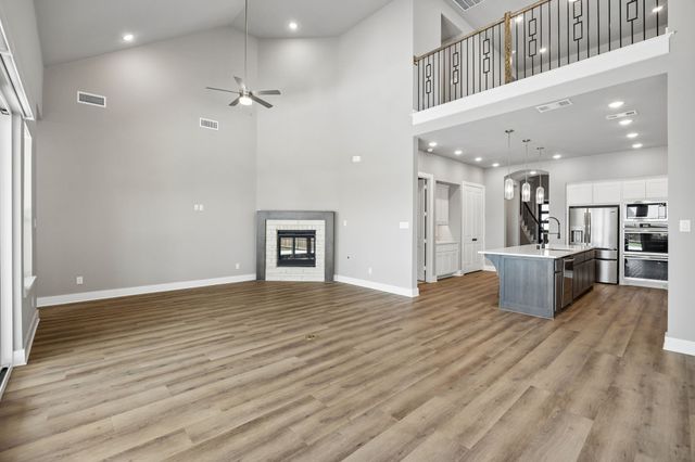 1633 Buscot Lane, Fort Worth, TX 76052