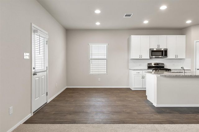 291 Chesterfield DR, Kyle, TX 78640