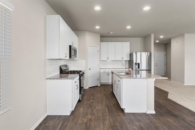 291 Chesterfield DR, Kyle, TX 78640