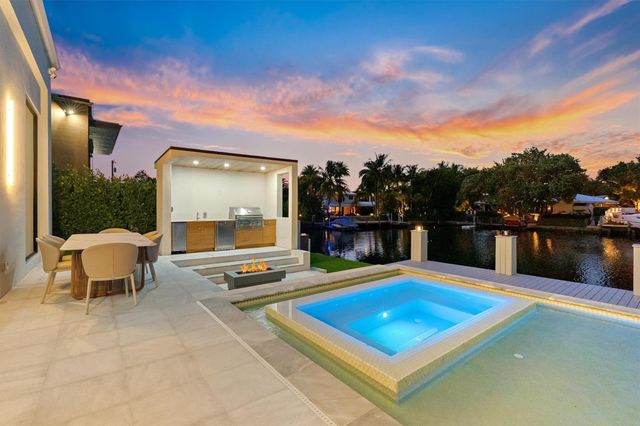 2221 NE 19th Street, Fort Lauderdale, FL 33305