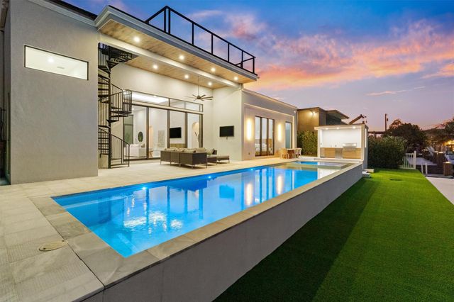 2221 NE 19th Street, Fort Lauderdale, FL 33305