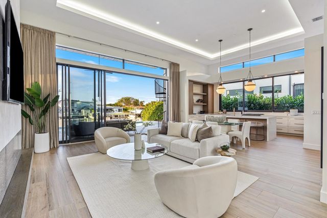 2221 NE 19th Street, Fort Lauderdale, FL 33305