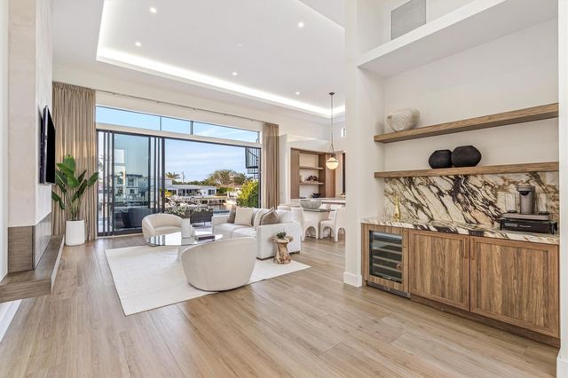 2221 NE 19th Street, Fort Lauderdale, FL 33305