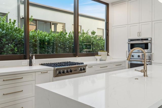 2221 NE 19th Street, Fort Lauderdale, FL 33305