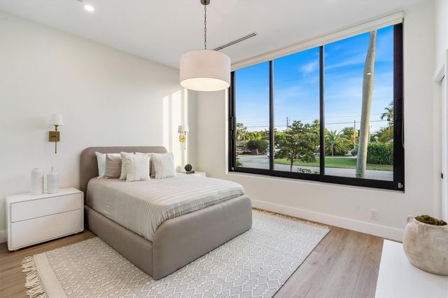 2221 NE 19th Street, Fort Lauderdale, FL 33305