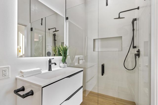 2221 NE 19th Street, Fort Lauderdale, FL 33305