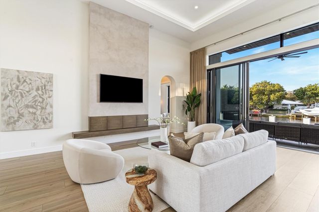 2221 NE 19th Street, Fort Lauderdale, FL 33305