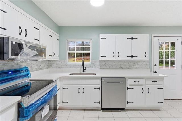 207 PARIS SW Drive, Rome, GA 30165