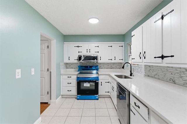 207 PARIS SW Drive, Rome, GA 30165