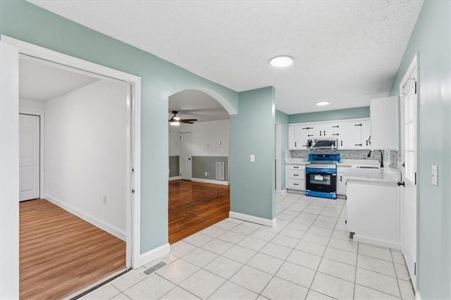 207 PARIS SW Drive, Rome, GA 30165