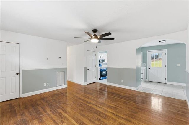 207 PARIS SW Drive, Rome, GA 30165