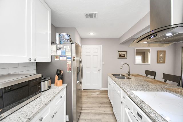 10011 Cantertrot Drive, Humble, TX 77338