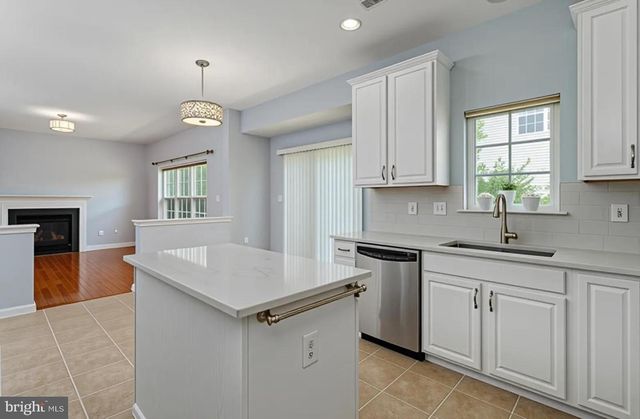 2 PICKERING CIR, Princeton, NJ 08540