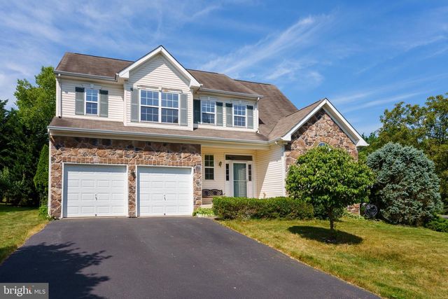 2 PICKERING CIR, Princeton, NJ 08540