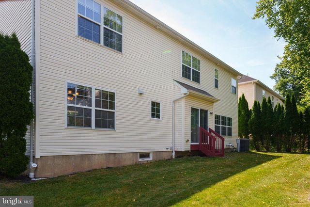 2 PICKERING CIR, Princeton, NJ 08540