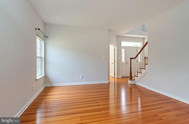 2 PICKERING CIR, Princeton, NJ 08540