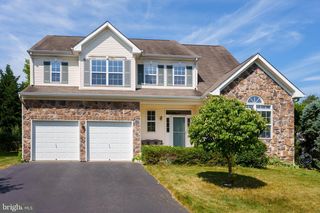 2 PICKERING CIR, Princeton, NJ 08540