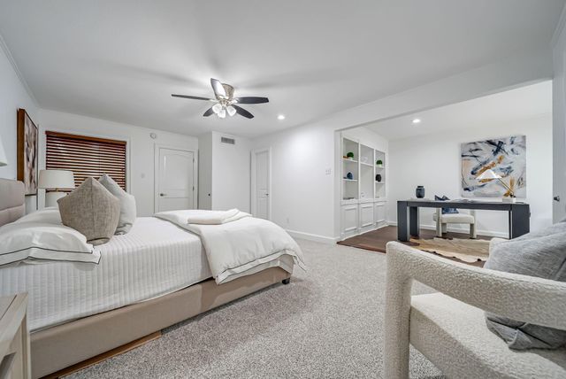 516 S Post Oak Lane 18, Houston, TX 77056