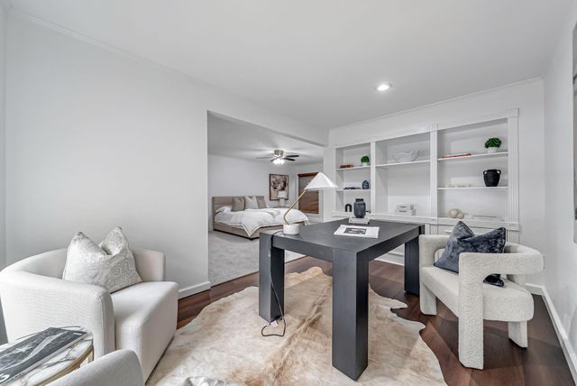 516 S Post Oak Lane 18, Houston, TX 77056