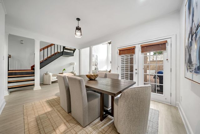 516 S Post Oak Lane 18, Houston, TX 77056