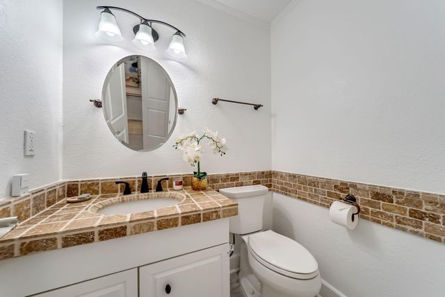 516 S Post Oak Lane 18, Houston, TX 77056