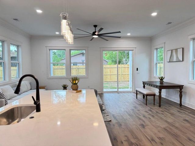 5841 Kirkwood Avenue, North Charleston, SC 29406