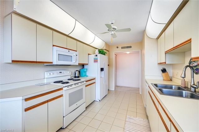 6000 Pelican Bay BLVD 1202, Naples, FL 34108