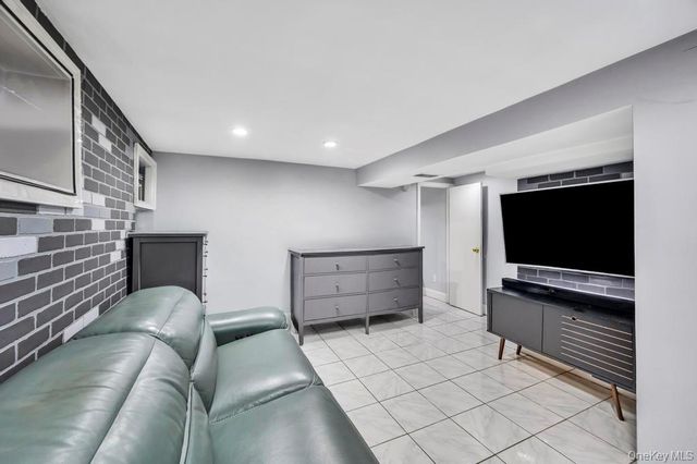 85-79 98 Street, Woodhaven, NY 11421