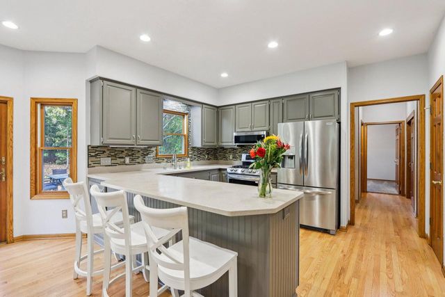 1135 James STREET, Brookfield, WI 53005