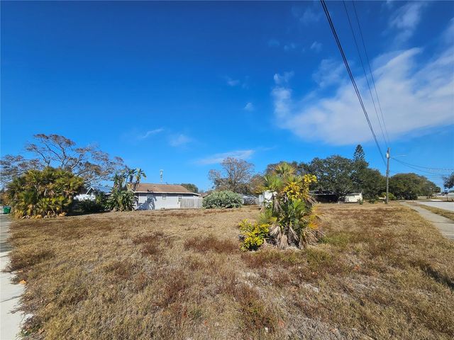 132ND AVENUE, Seminole, FL 33778