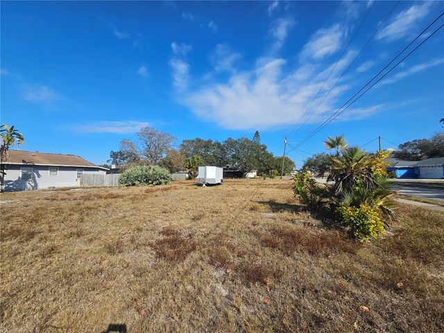 132ND AVENUE, Seminole, FL 33778